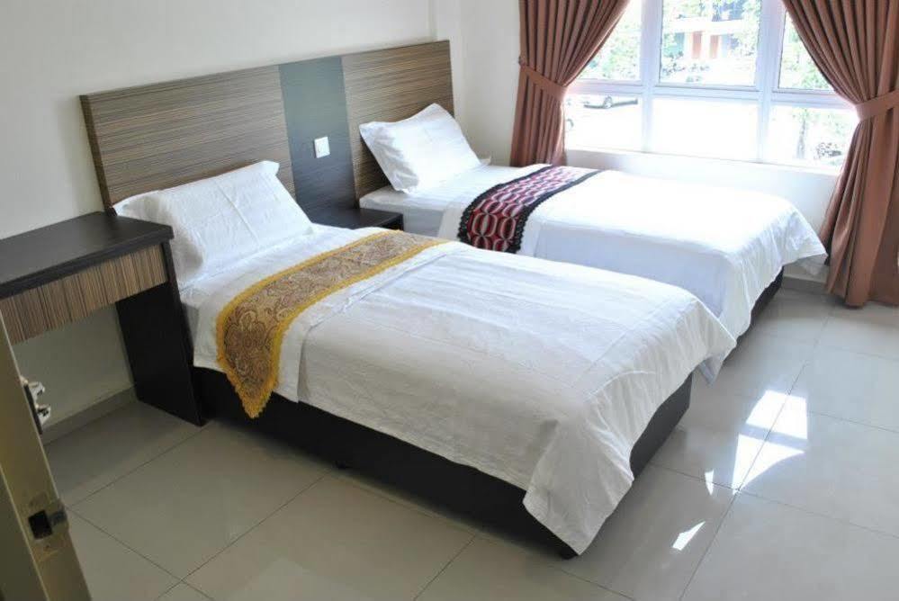 Hotel 18 Carat Malacca Extérieur photo