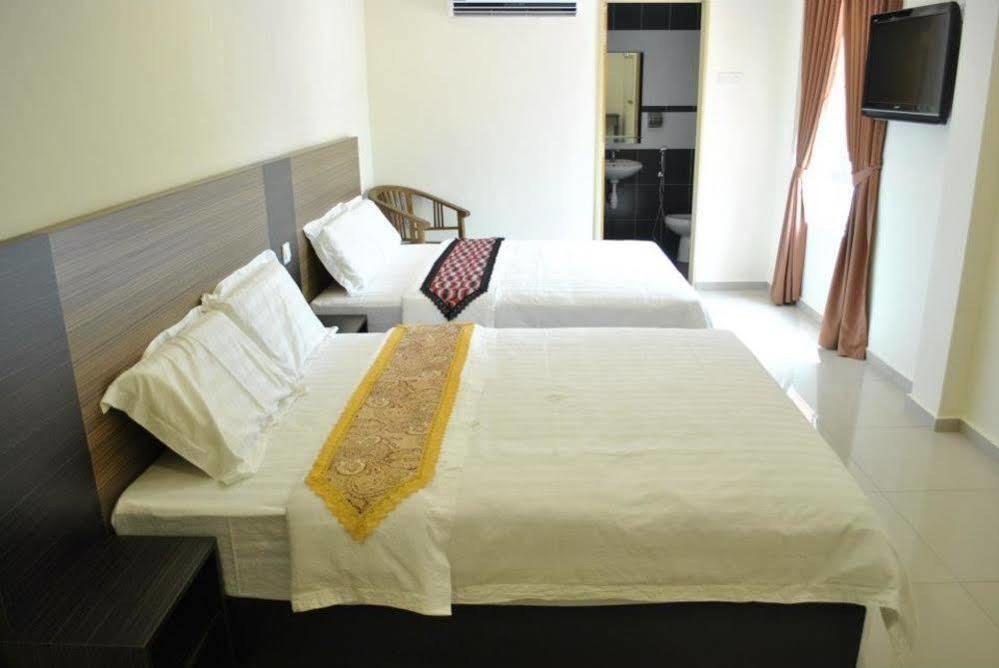 Hotel 18 Carat Malacca Extérieur photo